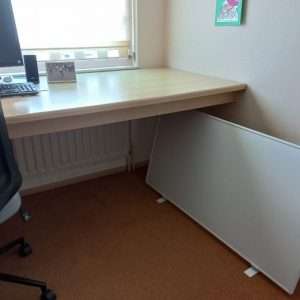 Een infrarood bureau verwarming geeft altijd een warme werkplek