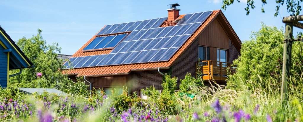 zonnepanelen stroom direct gebruiken is voordeliger