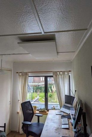 Werkplek verwarming door ecosun infraroodpaneel van 700 watt