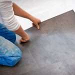 Vinyl of linoneum vloer voor infrarood vloerverwarming