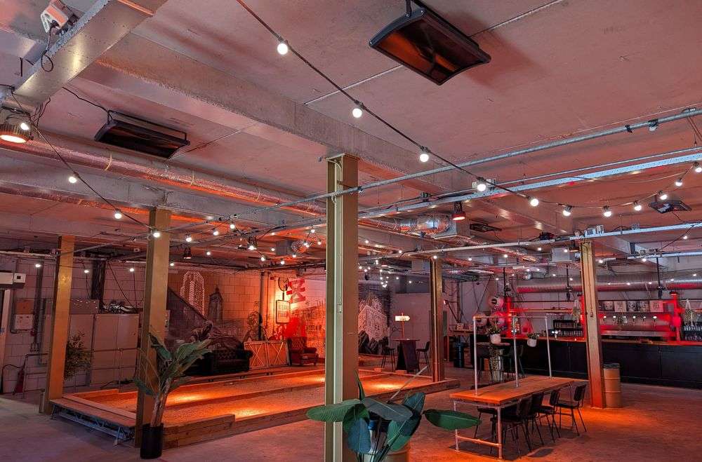 2300 Watt heatscreen aan het plafond
