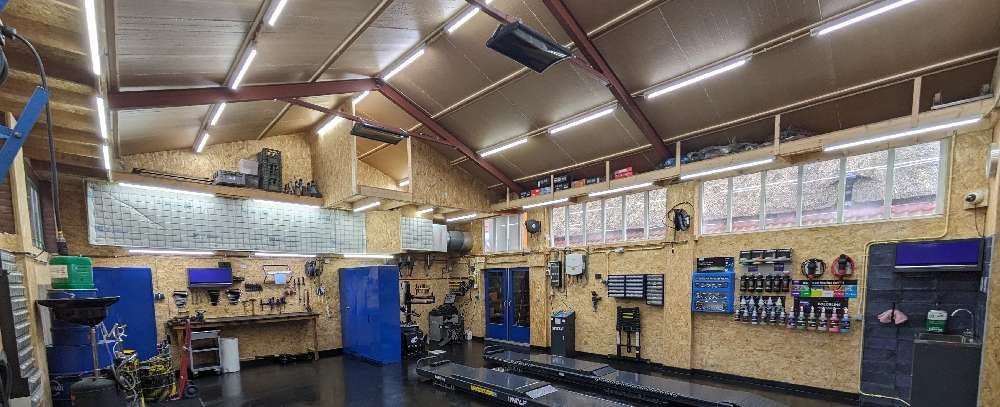 bedrijfshal verwarmen van een autogarage